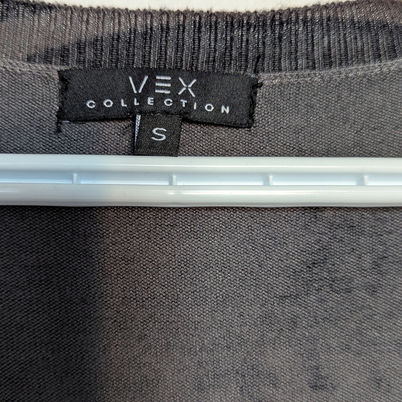 Vex Collection Women's (Small) Extra-Long V-neck Button-Down Cardigan/Sweater - Picture 3 of 11